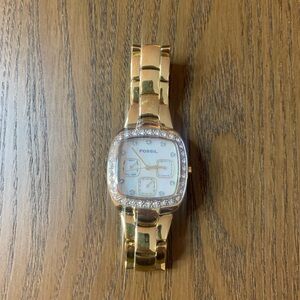 Preloved Ladies Fossil All Stainless 30 Meter Crystal Accent MOP Chrono Watch